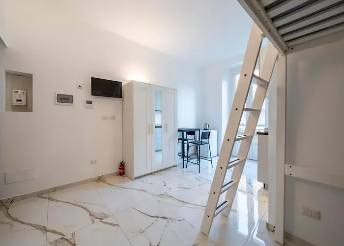 St Laurent - Citta Studi Apartment