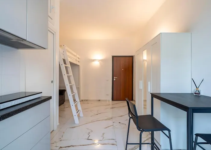 St Laurent - Citta Studi Apartment