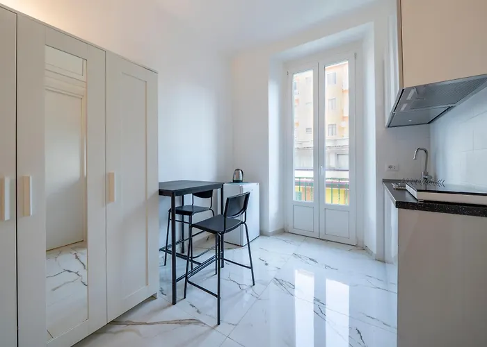St Laurent - Citta Studi Apartment